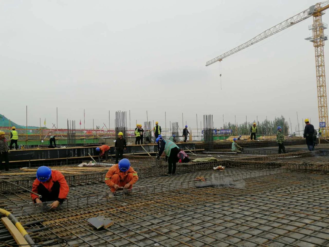 ¡¾¹úÇìÖÐÇïÆëåâåË¡¿Ë®ÇéÐι«Ë¾¼Ó°à¼ÓµãÓ¡°Ë«½Ú¡± ¡¾¹úÇìÖÐÇïÆëåâåË¡¿Ë®ÇéÐι«Ë¾¼Ó°à¼ÓµãÓ¡°Ë«½Ú¡±