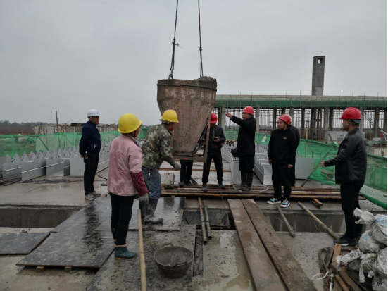 ¡¾¹úÇìÖÐÇïÆëåâåË¡¿Ë®ÇéÐι«Ë¾¼Ó°à¼ÓµãÓ¡°Ë«½Ú¡± ¡¾¹úÇìÖÐÇïÆëåâåË¡¿Ë®ÇéÐι«Ë¾¼Ó°à¼ÓµãÓ¡°Ë«½Ú¡±