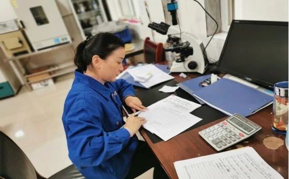 µ¤·ïÎÛË®³§Ò»ÏßÔ±¹¤Ä¬Ä¬¼áÊØ È«Á¦°ü¹ÜË«½Úʱ´úÉú²úÊÂÇéÇå¾²ÎȹÌÔËÐÐ µ¤·ïÎÛË®³§Ò»ÏßÔ±¹¤Ä¬Ä¬¼áÊØ È«Á¦°ü¹ÜË«½Úʱ´úÉú²úÊÂÇéÇå¾²ÎȹÌÔËÐÐ