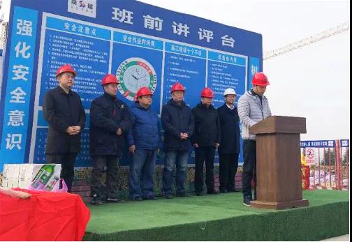 ¹ԭˮ̬Ľ蹤̾ṹⶥʽ