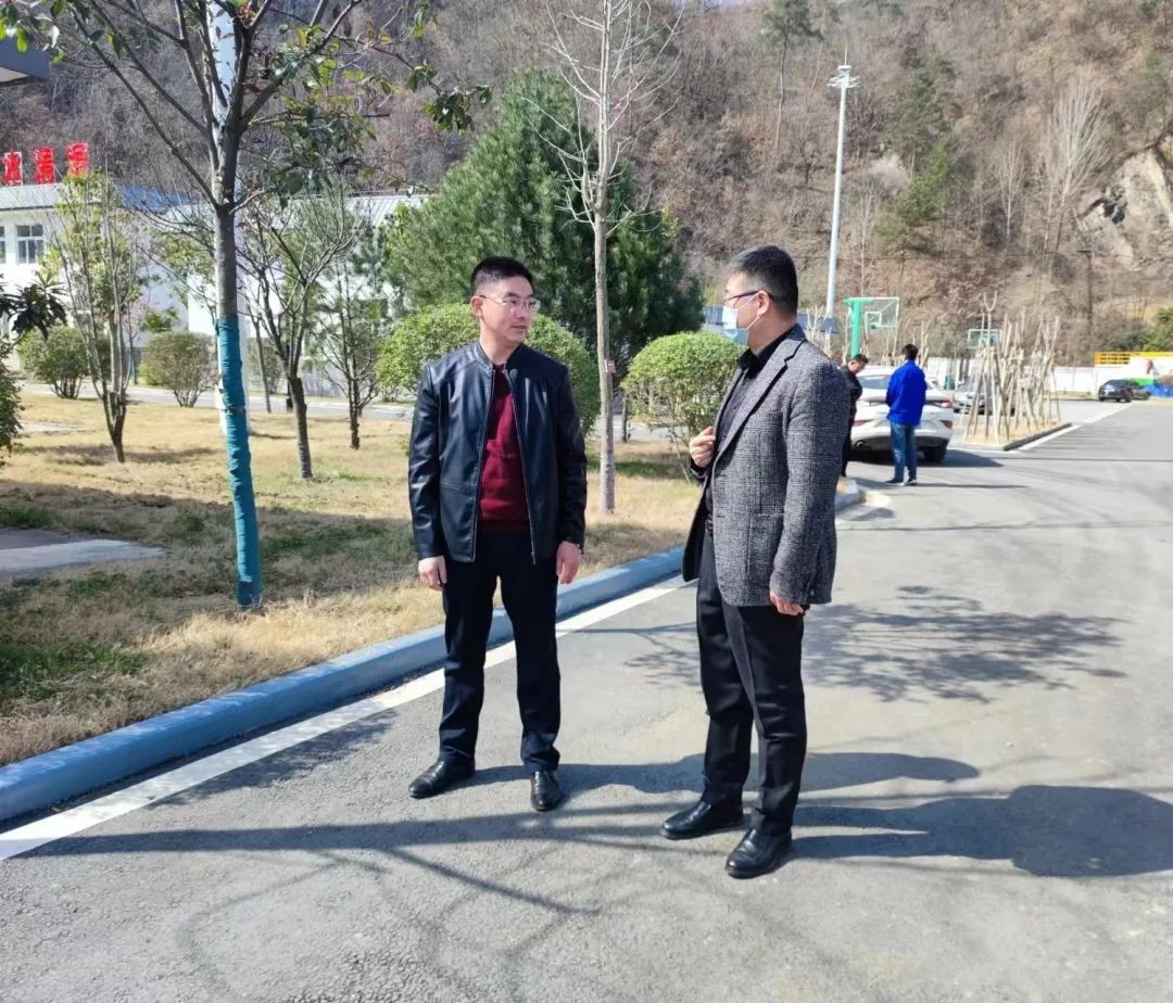 商南县委书记徐江博到水情形公司商南县污水处理厂调研 商南县委书记徐江博到水情形公司商南县污水处理厂调研